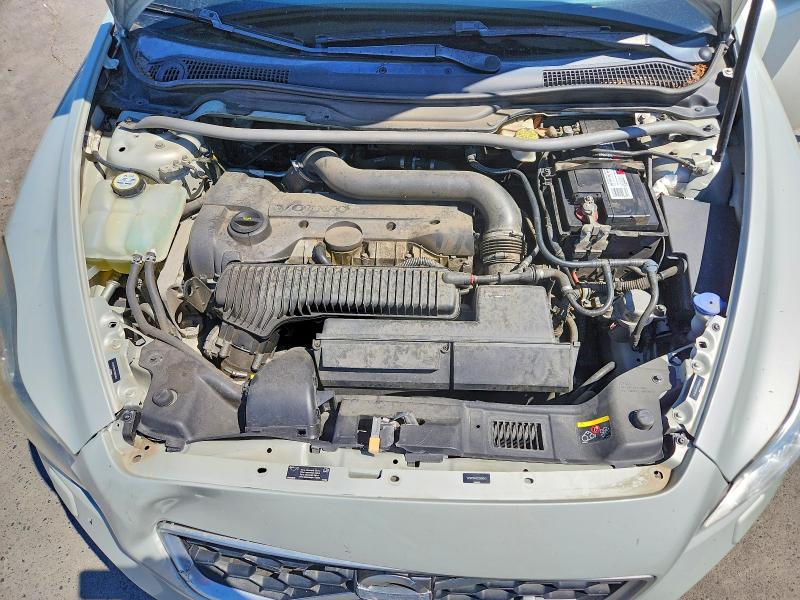 Photo 11 from auction – 2012 VOLVO C30 with VIN YV1672MK2C2269343
