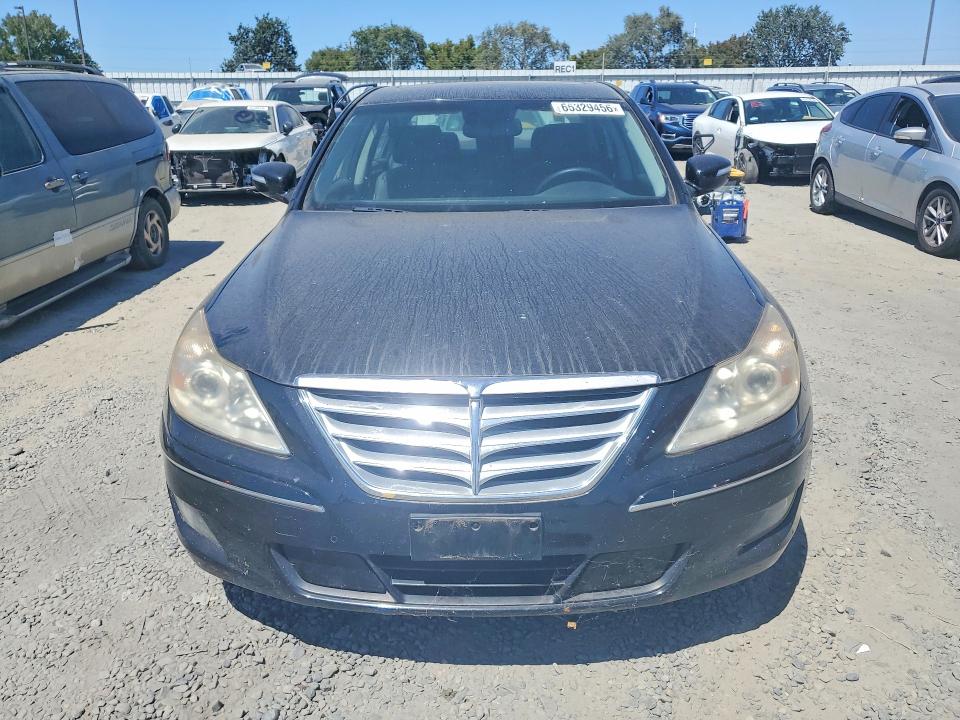 Photo 5 from auction – 2010 HYUNDAI GENESIS with VIN KMHGC4DE5AU074393