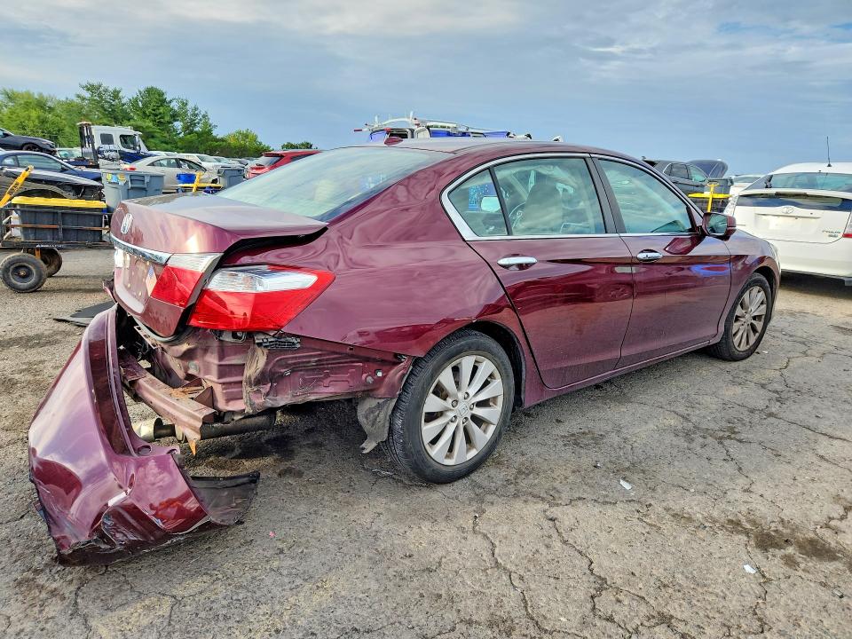 Photo 3 from auction – 2014 HONDA ACCORD with VIN 1HGCR2F81EA177641