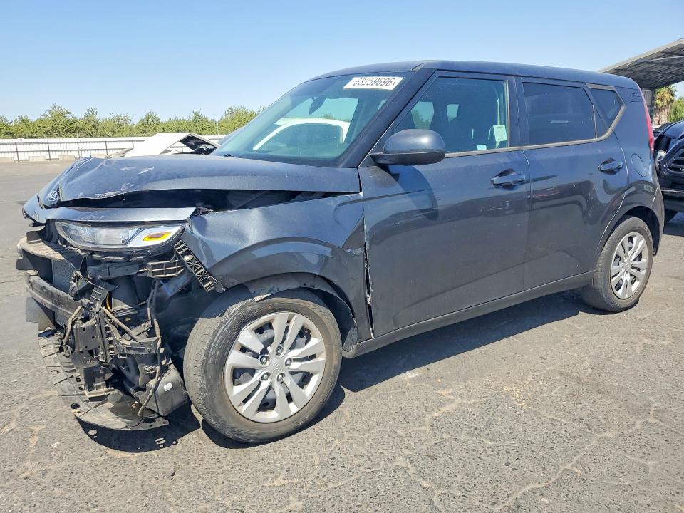 KIA SOUL 2020 with VIN KNDJ23AU5L7715353 - Photo from auction