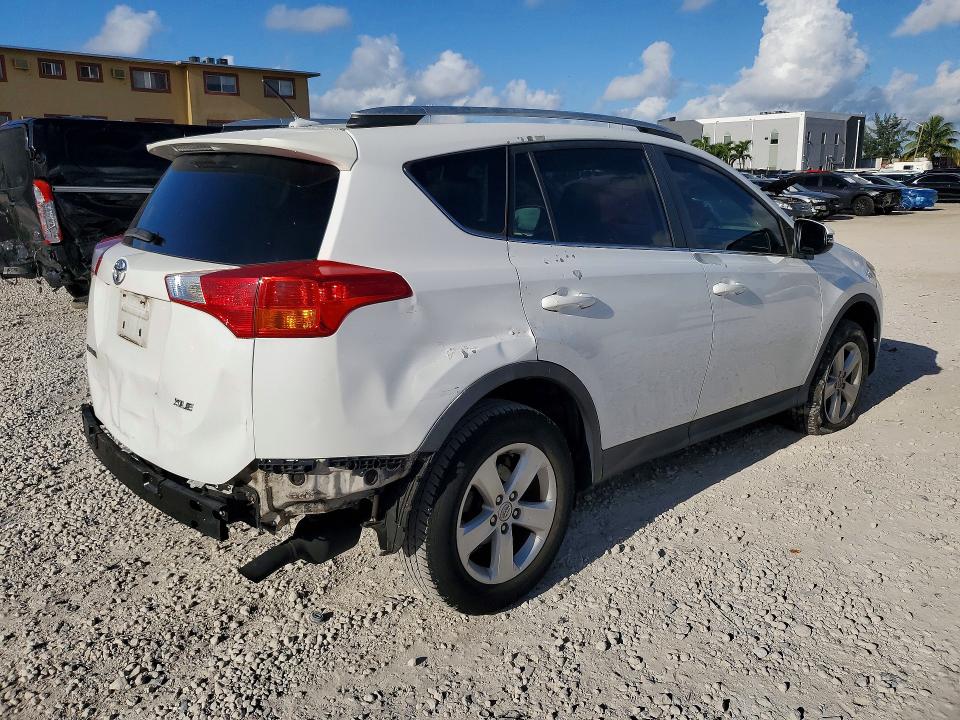 Photo 3 from auction – 2014 TOYOTA RAV4 with VIN 2T3WFREV0EW113015