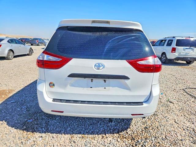 Photo 6 from auction – 2017 TOYOTA SIENNA with VIN 5TDZZ3DC3HS864343