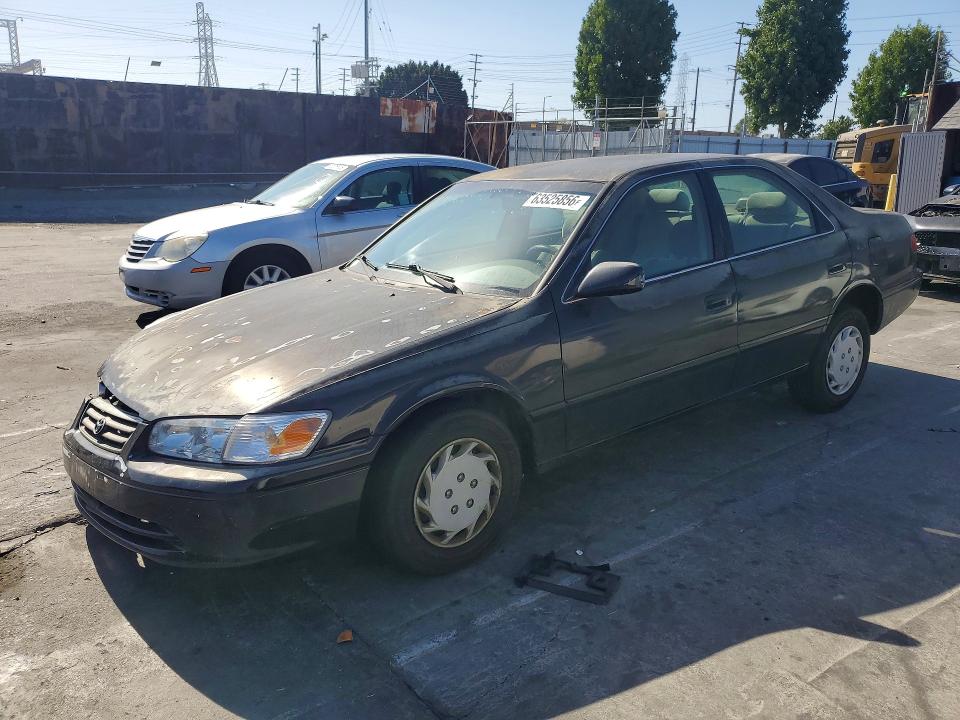 Photo 1 from auction – 2000 TOYOTA CAMRY with VIN 4T1BG22K3YU946382
