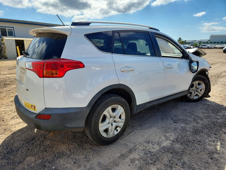 Photo 3 from auction – 2015 TOYOTA RAV4 with VIN JTMZFREV1FJ034370