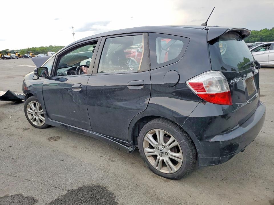 Photo 2 from auction – 2011 HONDA FIT with VIN JHMGE8H59BC002084