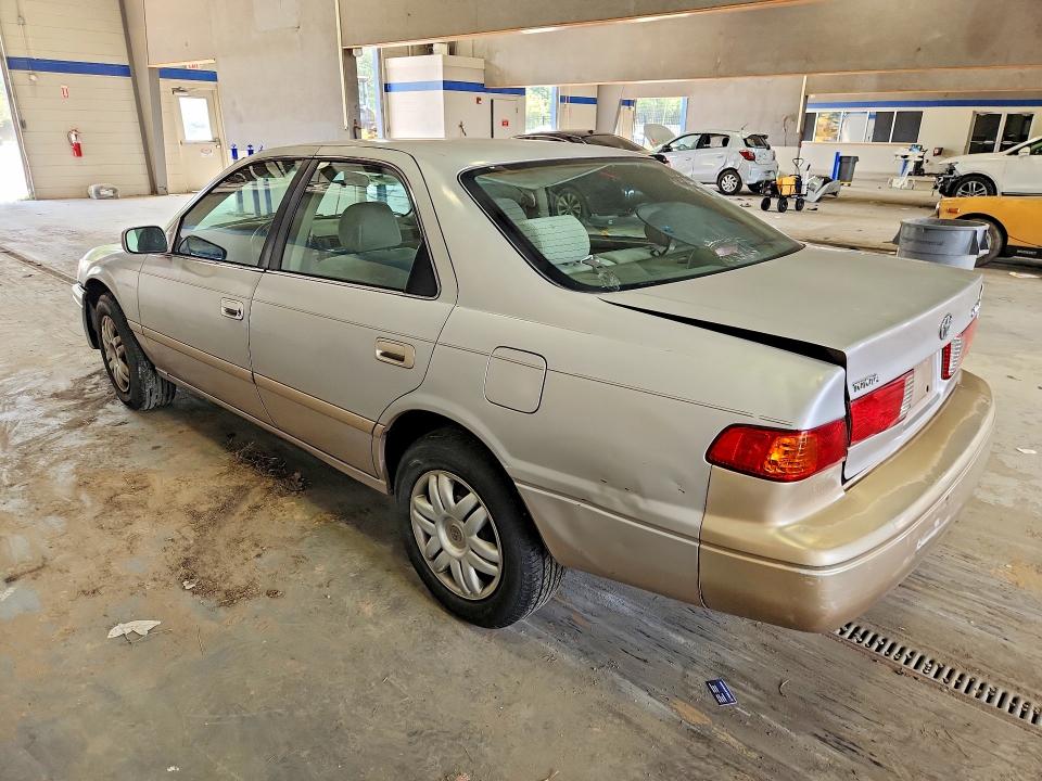 Photo 2 from auction – 2001 TOYOTA CAMRY with VIN 4T1BG22K11U104291