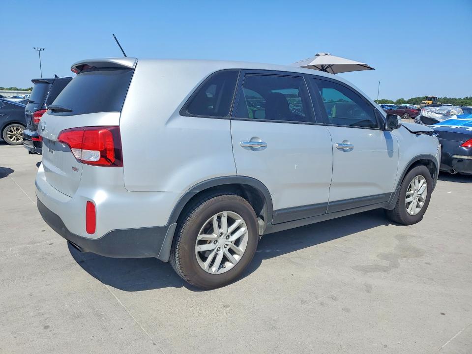 Photo 3 from auction – 2014 KIA SORENTO with VIN 5XYKT3A67EG488353