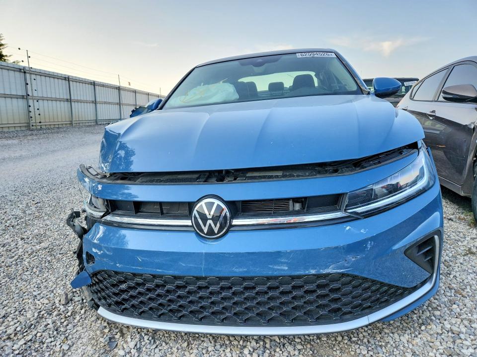 Photo 5 from auction – 2026 VOLKSWAGEN JETTA with VIN 3VW7W7BU8TM016418
