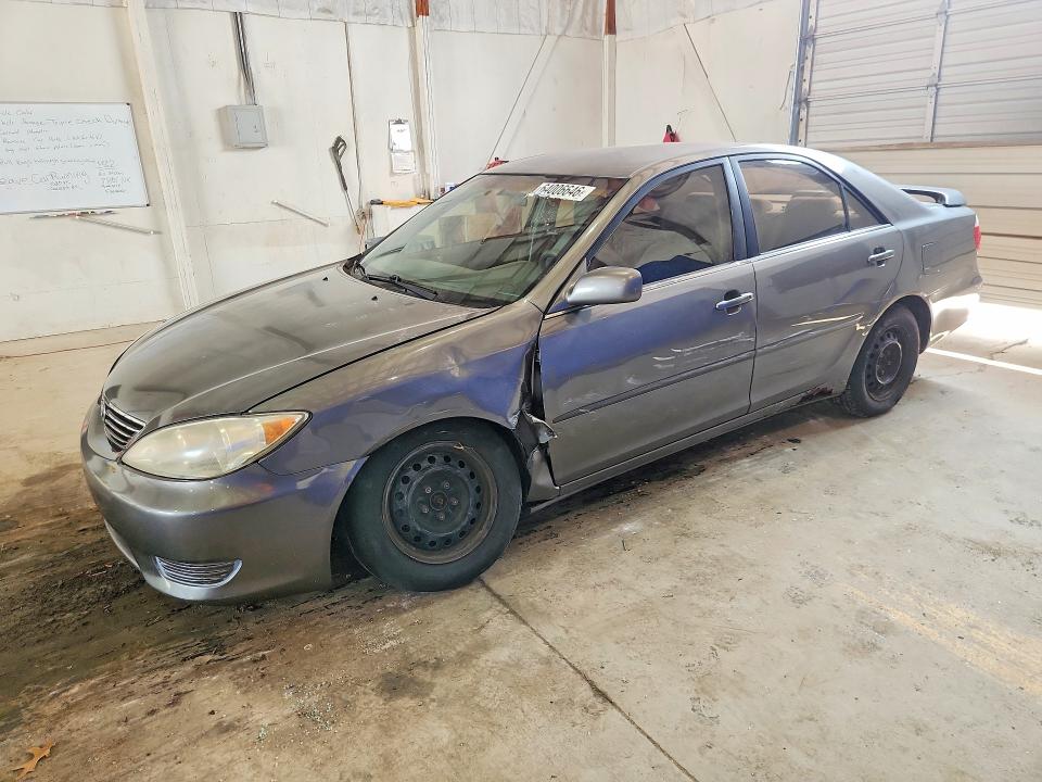 TOYOTA CAMRY 2005 with VIN 4T1BE32K95U609108 - Photo from auction