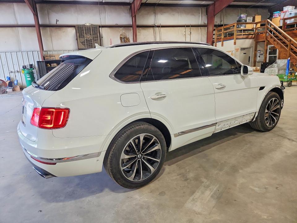 Foto 3 de la subasta – 2017 BENTLEY BENTAYGA con VIN SJAAC2ZV7HC014401