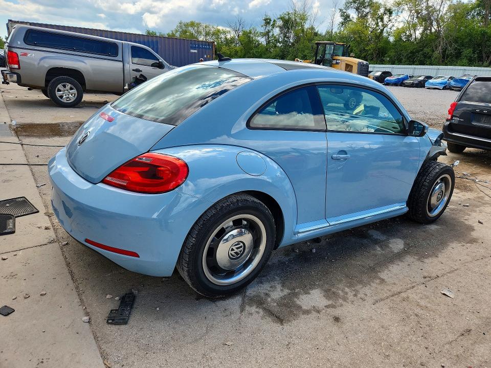 Photo 3 from auction – 2013 VOLKSWAGEN BEETLE with VIN 3VWJP7AT5DM623244