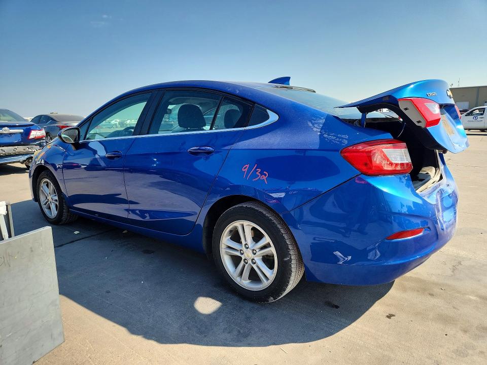 Photo 2 from auction – 2017 CHEVROLET CRUZE with VIN 3G1BE5SM2HS531754
