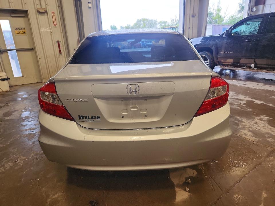 Photo 6 from auction – 2012 HONDA CIVIC with VIN 19XFB2F57CE023502