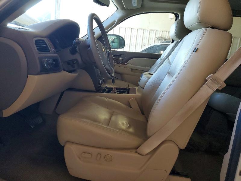 Photo 7 from auction – 2013 CHEVROLET SUBURBAN with VIN 1GNSCKE02DR366037