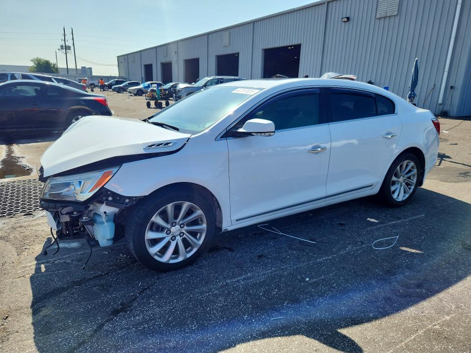 BUICK LACROSSE 2016 with VIN 1G4GB5G30GF117618 - Photo from auction