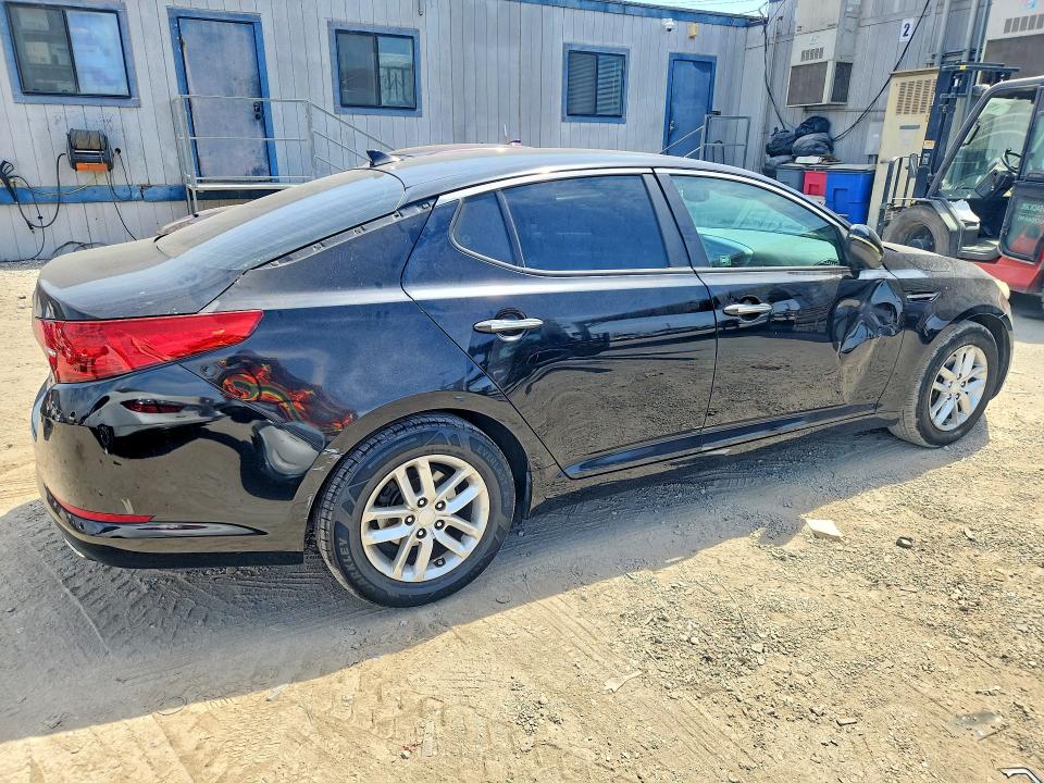 Photo 3 from auction – 2013 KIA OPTIMA with VIN 5XXGM4A73DG235583