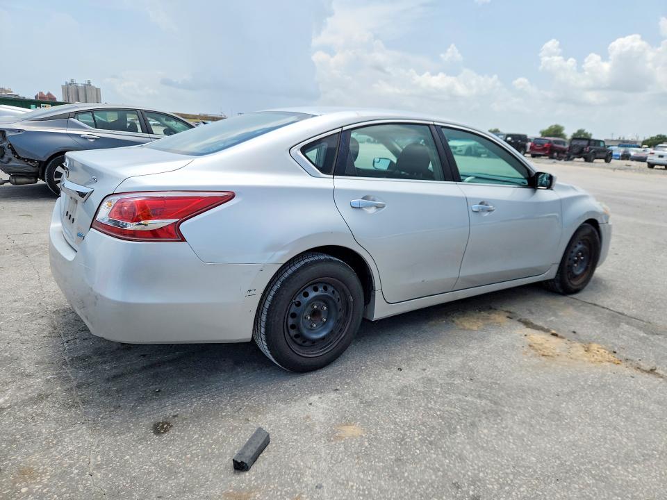 Photo 3 from auction – 2013 NISSAN ALTIMA with VIN 1N4AL3AP7DC236812
