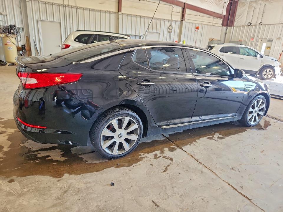 Снимка 3 от търг – 2013 KIA OPTIMA с VIN 5XXGR4A66DG113504