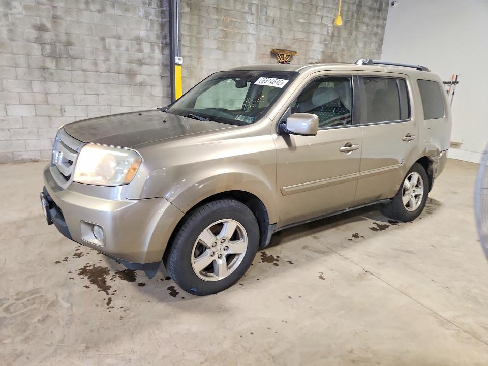 HONDA PILOT 2011 with VIN 5FNYF4H53BB072808 - Photo from auction