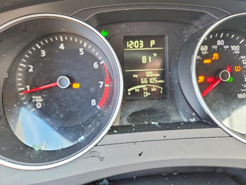 Снимка 9 от търг – 2017 VOLKSWAGEN JETTA с VIN 3VW2B7AJ0HM384645