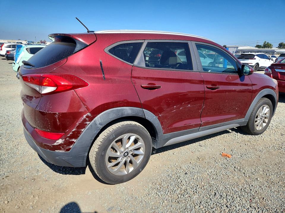 Photo 3 from auction – 2017 HYUNDAI TUCSON with VIN KM8J33A48HU264856