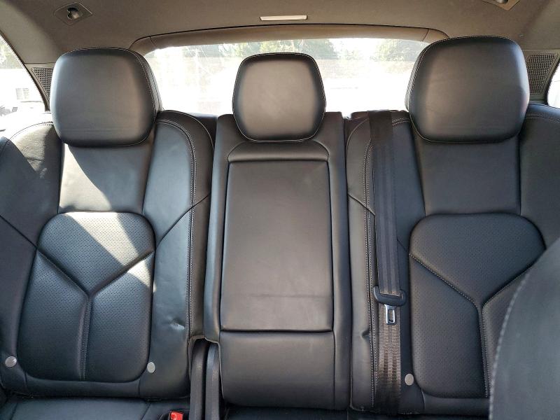 Photo 10 from auction – 2014 PORSCHE CAYENNE with VIN WP1AA2A21ELA04110