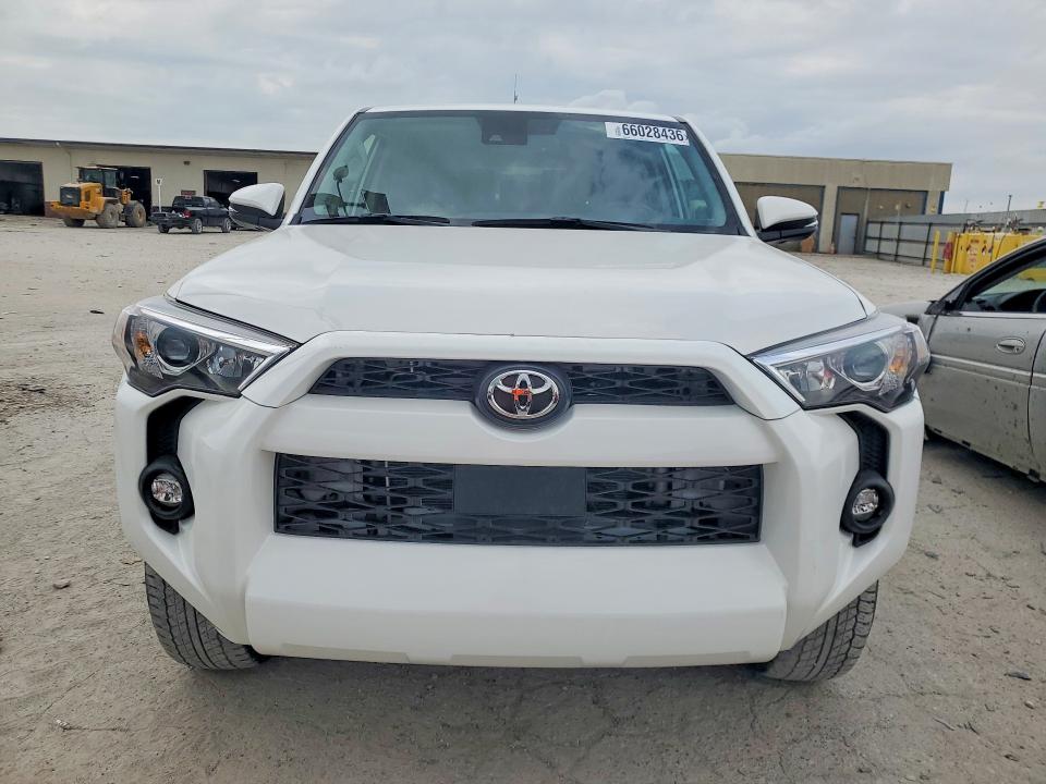 Photo 5 from auction – 2023 TOYOTA 4RUNNER with VIN JTENU5JR8P6190377