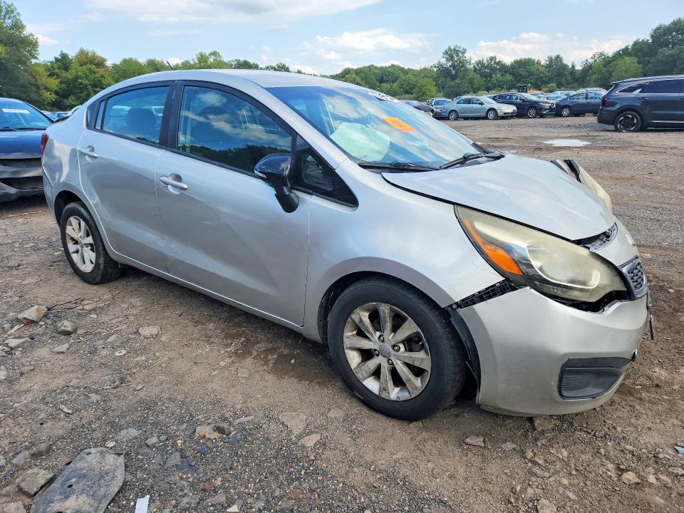 Foto 4 de la subasta – 2014 KIA RIO con VIN KNADN4A32E6355286
