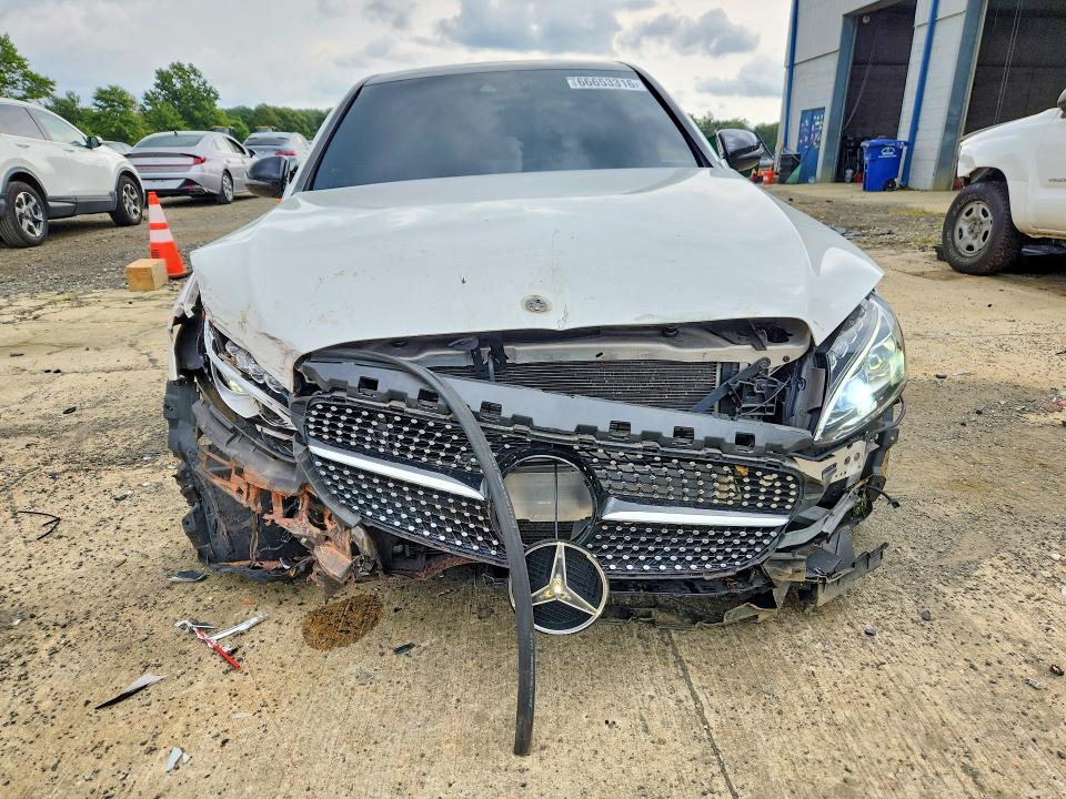 Photo 5 from auction – 2016 MERCEDES-BENZ C with VIN 55SWF6EB5GU123650