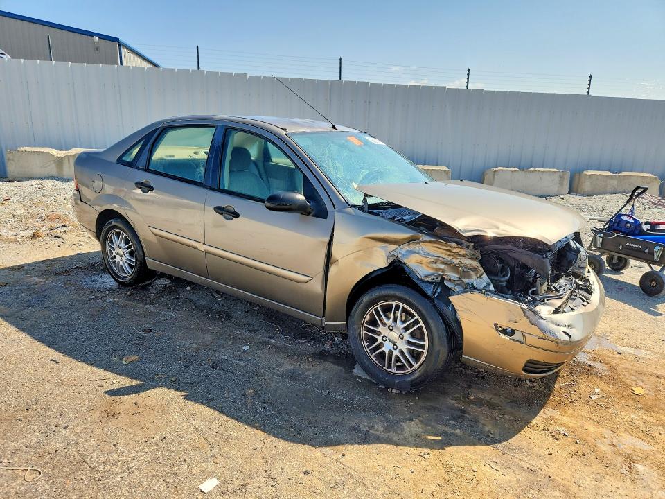 Photo 4 from auction – 2005 FORD FOCUS with VIN 1FAFP34N05W303867