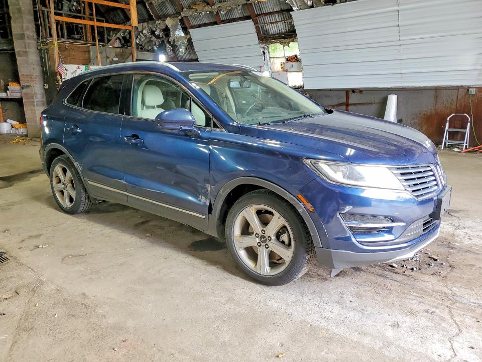 Photo 4 from auction – 2017 LINCOLN MKC with VIN 5LMCJ1D96HUL32207