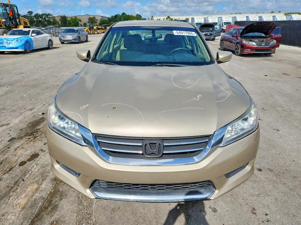 Photo 5 from auction – 2015 HONDA ACCORD with VIN 1HGCR2F33FA174987