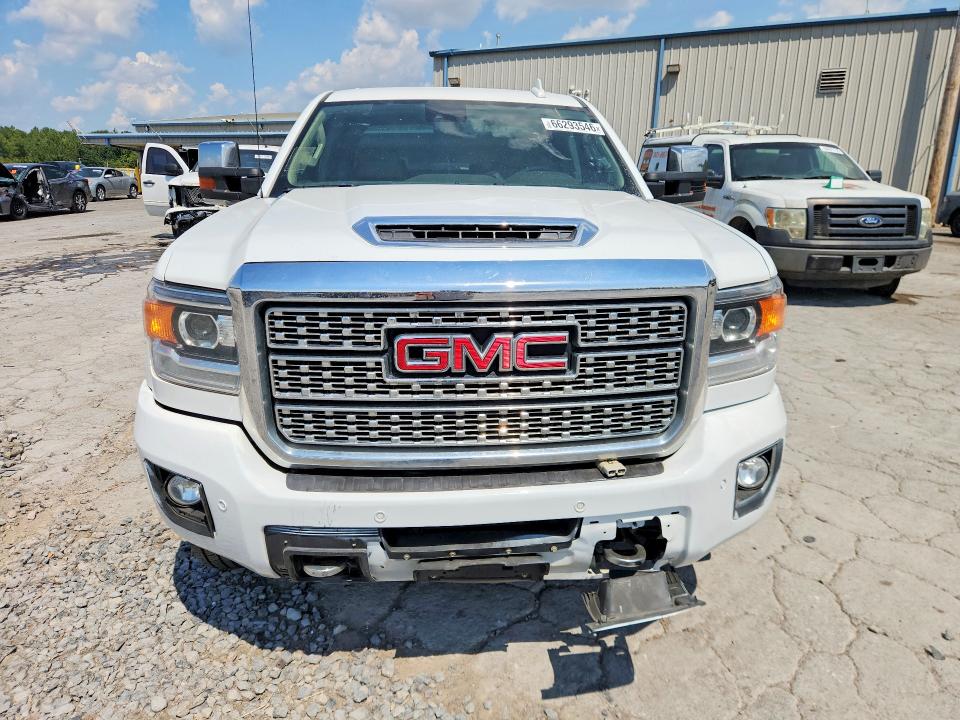 Photo 5 from auction – 2019 GMC SIERRA with VIN 1GT42WEY1KF240090