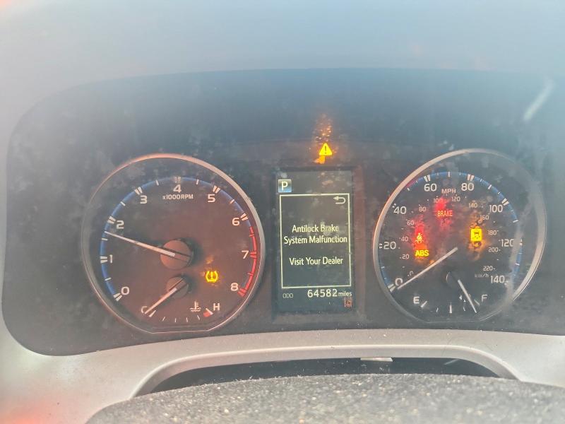 Photo 9 from auction – 2017 TOYOTA RAV4 with VIN JTMBFREV9HJ709435