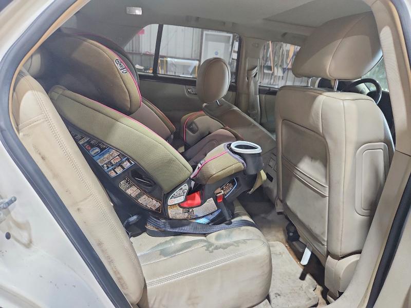 Photo 10 from auction – 2011 CADILLAC DTS with VIN 1G6KH5E67BU110960