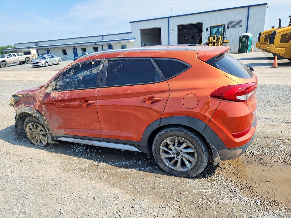 Photo 2 from auction – 2017 HYUNDAI TUCSON with VIN KM8J33A40HU391892