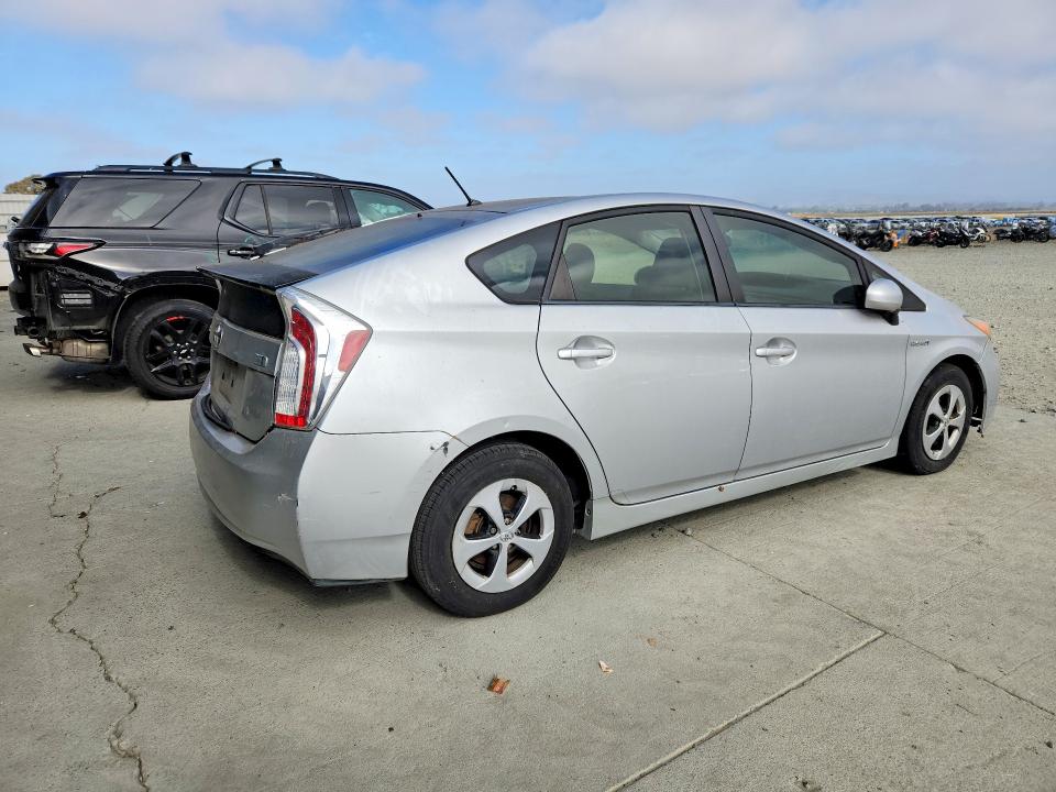 Photo 3 from auction – 2013 TOYOTA PRIUS with VIN JTDKN3DU6D5577505