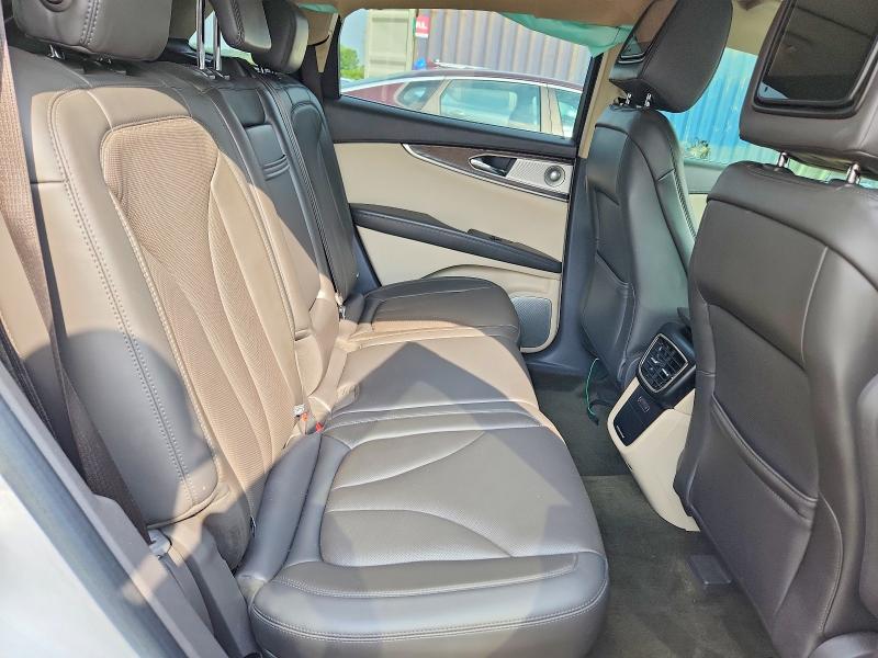 Photo 11 from auction – 2019 LINCOLN NAUTILUS with VIN 2LMPJ8LP0KBL10461
