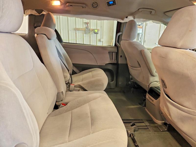 Photo 11 from auction – 2016 TOYOTA SIENNA with VIN 5TDKK3DCXGS751607