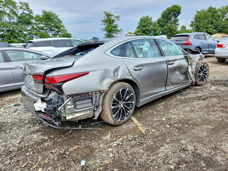 Photo 3 from auction – 2023 LEXUS LS with VIN JTHE5LGF5P5011476