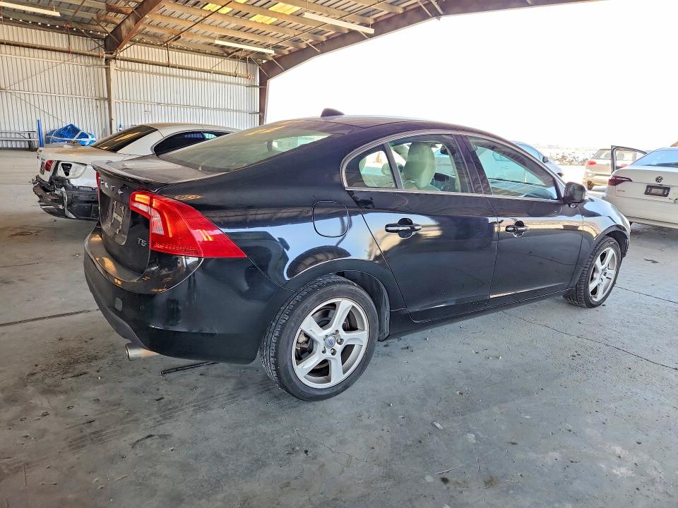 Photo 3 from auction – 2013 VOLVO S60 with VIN YV1612FH1D1204400