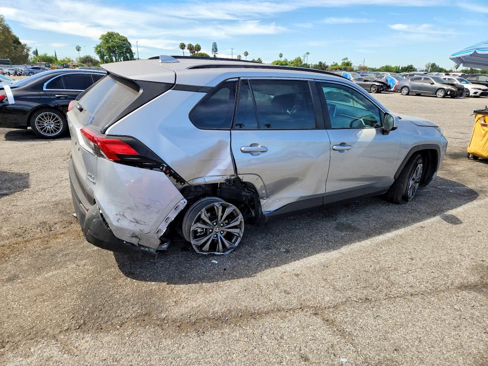 Photo 3 from auction – 2024 TOYOTA RAV4 with VIN 2T3B6RFV6RW074577