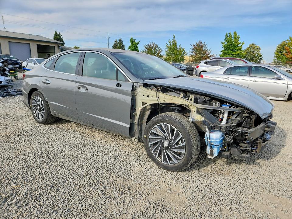Снимка 4 от търг – 2022 HYUNDAI SONATA HYBRID с VIN KMHL34JJ2NA047479