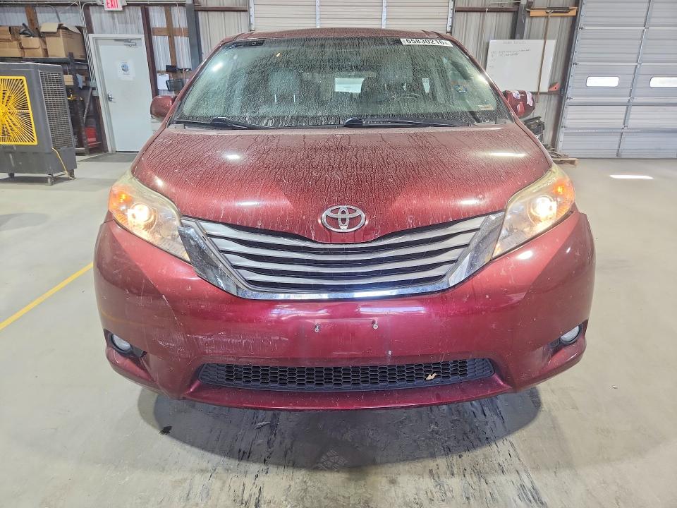 Photo 5 from auction – 2016 TOYOTA SIENNA with VIN 5TDYK3DC1GS751649