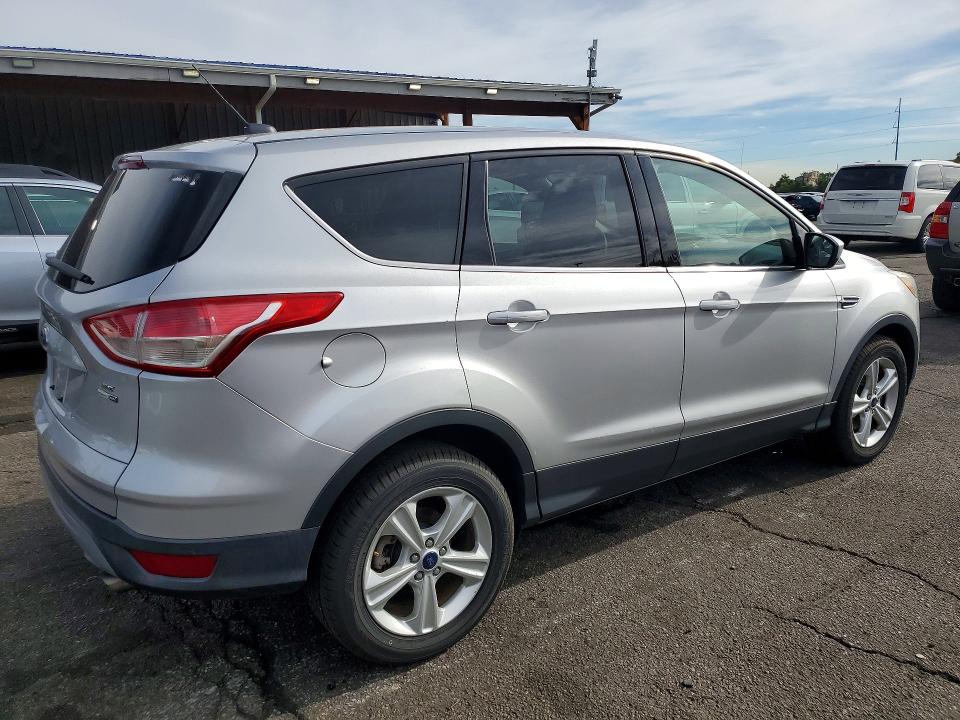 Photo 3 from auction – 2016 FORD ESCAPE with VIN 1FMCU9GX9GUB07586