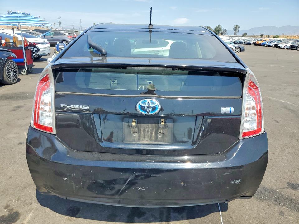 Photo 6 from auction – 2014 TOYOTA PRIUS with VIN JTDKN3DU1E0390901
