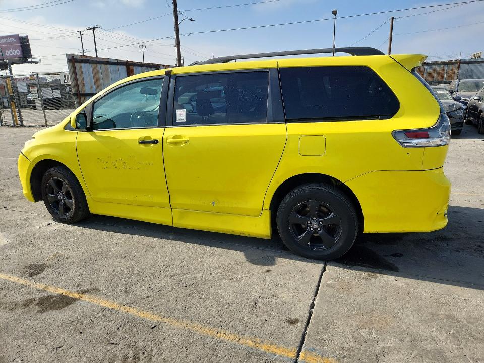 Фото 2 с аукциона – 2011 TOYOTA SIENNA с VIN 5TDXK3DC3BS083597