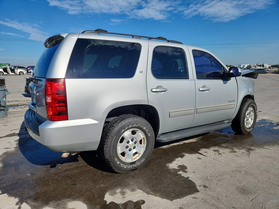 Photo 3 from auction – 2013 CHEVROLET TAHOE with VIN 1GNSKBE0XDR337937