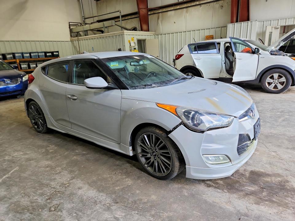 Photo 4 from auction – 2013 HYUNDAI VELOSTER with VIN KMHTC6AD8DU153213
