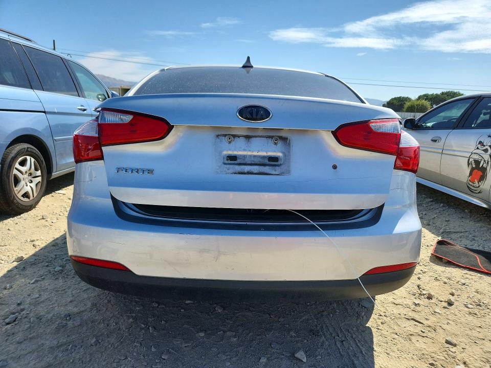 Photo 6 from auction – 2015 KIA FORTE with VIN KNAFK4A63F5423808